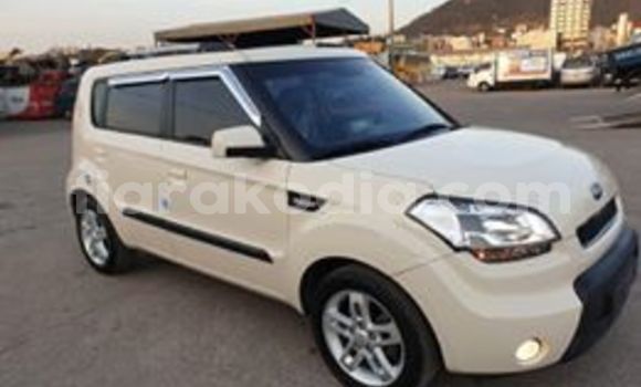 Acheter Occasion Voiture Kia Soul Blanc à Antananarivo, Analamanga Acheter Occasion Voiture Kia Soul Blanc à Antananarivo, Analamanga