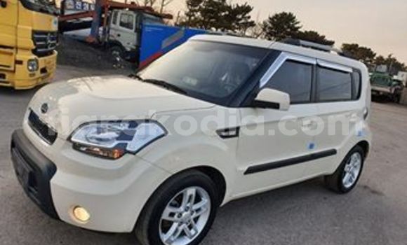 Acheter Occasion Voiture Kia Soul Blanc à Antananarivo, Analamanga Acheter Occasion Voiture Kia Soul Blanc à Antananarivo, Analamanga