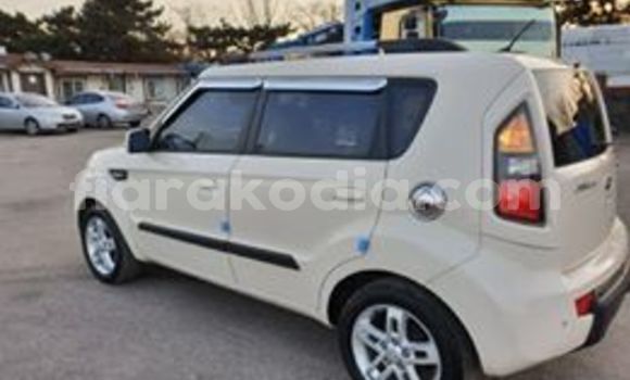 Acheter Occasion Voiture Kia Soul Blanc à Antananarivo, Analamanga Acheter Occasion Voiture Kia Soul Blanc à Antananarivo, Analamanga