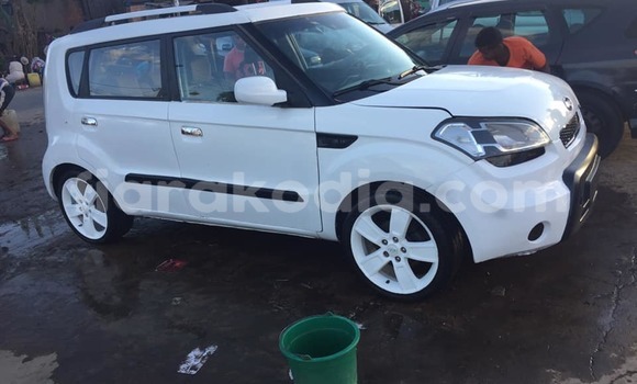 Acheter Occasion Voiture Kia Soul Blanc à Antananarivo, Analamanga Acheter Occasion Voiture Kia Soul Blanc à Antananarivo, Analamanga