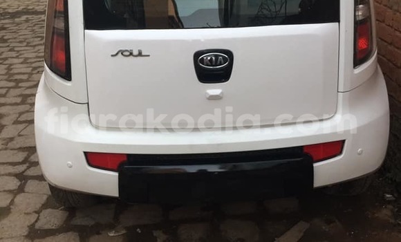 Acheter Occasion Voiture Kia Soul Blanc à Antananarivo, Analamanga Acheter Occasion Voiture Kia Soul Blanc à Antananarivo, Analamanga