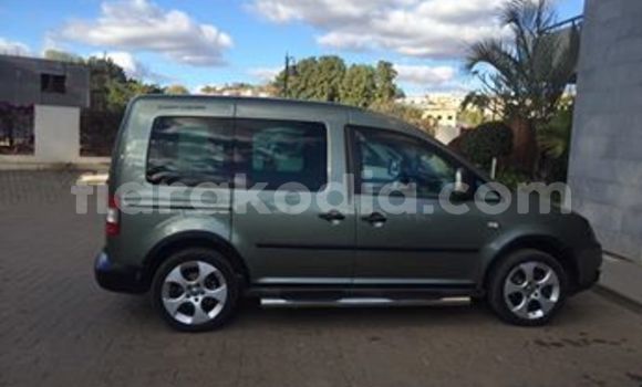 Acheter Occasion Voiture Volkswagen Caddy Vert à Antananarivo, Analamanga Acheter Occasion Voiture Volkswagen Caddy Vert à Antananarivo, Analamanga