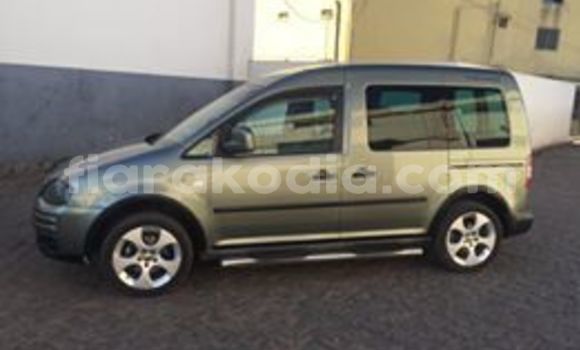 Acheter Occasion Voiture Volkswagen Caddy Vert à Antananarivo, Analamanga Acheter Occasion Voiture Volkswagen Caddy Vert à Antananarivo, Analamanga