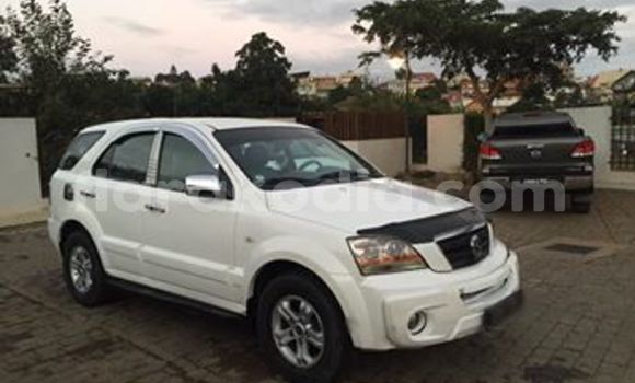 Acheter Occasion Voiture Kia Sorento Blanc à Antananarivo, Analamanga Acheter Occasion Voiture Kia Sorento Blanc à Antananarivo, Analamanga