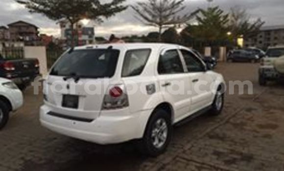 Acheter Occasion Voiture Kia Sorento Blanc à Antananarivo, Analamanga Acheter Occasion Voiture Kia Sorento Blanc à Antananarivo, Analamanga