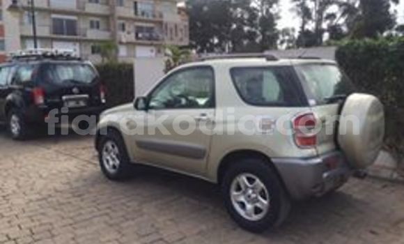 Acheter Occasion Voiture Toyota RAV4 Gris à Antananarivo, Analamanga Acheter Occasion Voiture Toyota RAV4 Gris à Antananarivo, Analamanga