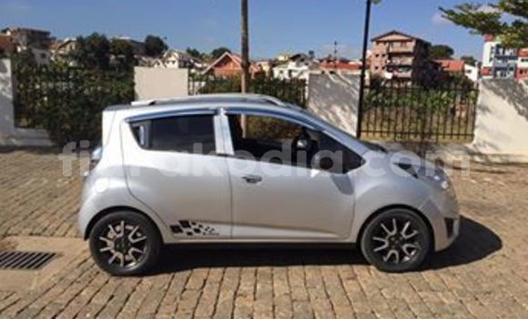 Acheter Occasion Voiture Chevrolet Spark Gris à Antananarivo, Analamanga Acheter Occasion Voiture Chevrolet Spark Gris à Antananarivo, Analamanga