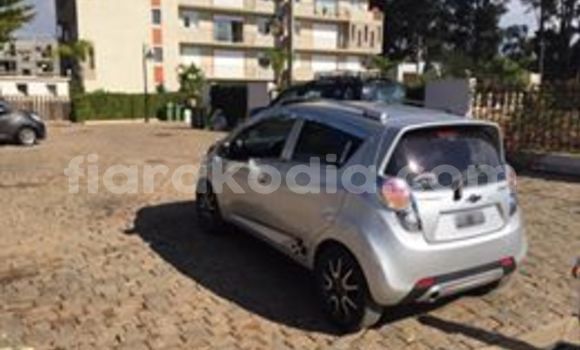 Acheter Occasion Voiture Chevrolet Spark Gris à Antananarivo, Analamanga Acheter Occasion Voiture Chevrolet Spark Gris à Antananarivo, Analamanga