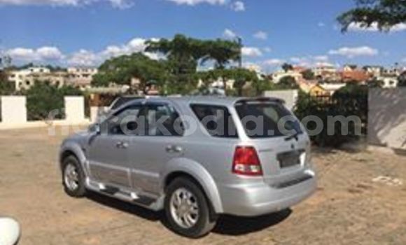 Acheter Occasion Voiture Kia Sorento Gris à Antananarivo, Analamanga Acheter Occasion Voiture Kia Sorento Gris à Antananarivo, Analamanga