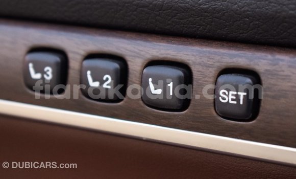 Hividy Toyota Land Cruiser fotsy Car in Import - Dubai in Diana Hividy Toyota Land Cruiser fotsy Car in Import - Dubai in Diana