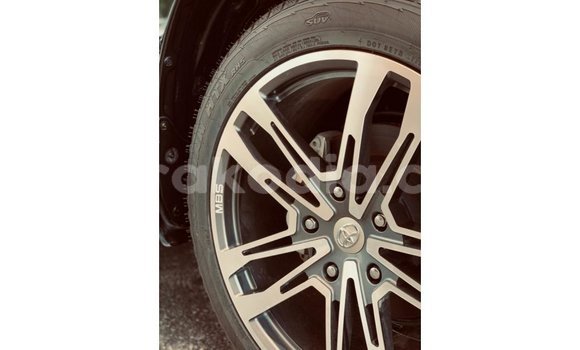 Acheter Import Voiture Toyota Land Cruiser Noir à Import - Dubai, Diana Acheter Import Voiture Toyota Land Cruiser Noir à Import - Dubai, Diana