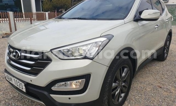 Buy Used Hyundai Santa Fe White Car in Ambanja in Diana Buy Used Hyundai Santa Fe White Car in Ambanja in Diana