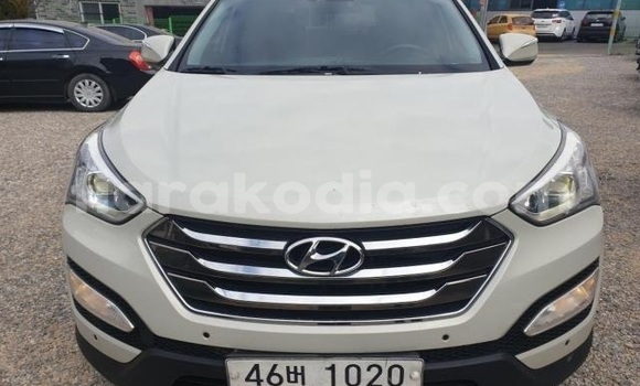 Buy Used Hyundai Santa Fe White Car in Ambanja in Diana Buy Used Hyundai Santa Fe White Car in Ambanja in Diana
