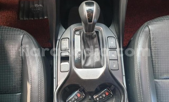 Buy Used Hyundai Santa Fe White Car in Ambanja in Diana Buy Used Hyundai Santa Fe White Car in Ambanja in Diana