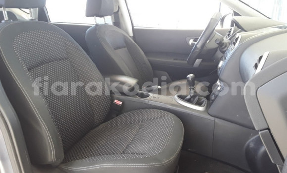 Buy Used Nissan Qashqai Silver Car in Ambanja in Diana Buy Used Nissan Qashqai Silver Car in Ambanja in Diana