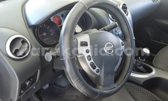 Buy Used Nissan Qashqai Silver Car in Ambanja in Diana Buy Used Nissan Qashqai Silver Car in Ambanja in Diana