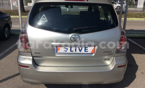 Buy Used Toyota Verso Silver Car in Ambanja in Diana Buy Used Toyota Verso Silver Car in Ambanja in Diana