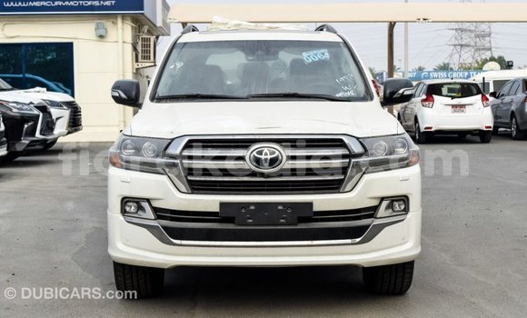 Acheter Import Voiture Toyota Land Cruiser Blanc à Import - Dubai, Diana Acheter Import Voiture Toyota Land Cruiser Blanc à Import - Dubai, Diana