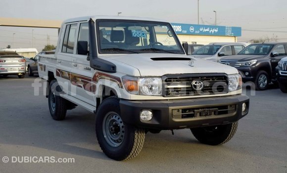Hividy Toyota Land Cruiser fotsy Car in Import - Dubai in Diana Hividy Toyota Land Cruiser fotsy Car in Import - Dubai in Diana