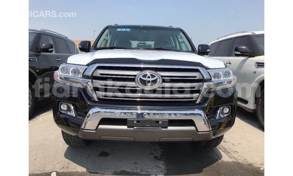 Acheter Import Voiture Toyota Land Cruiser Noir à Import - Dubai, Diana Acheter Import Voiture Toyota Land Cruiser Noir à Import - Dubai, Diana