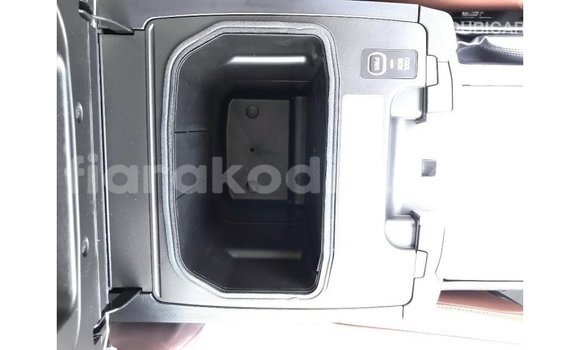 Acheter Import Voiture Toyota Land Cruiser Noir à Import - Dubai, Diana Acheter Import Voiture Toyota Land Cruiser Noir à Import - Dubai, Diana