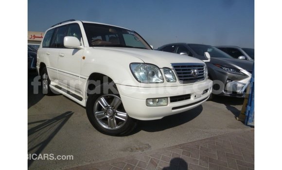 Acheter Import Voiture Toyota Land Cruiser Blanc à Import - Dubai, Diana Acheter Import Voiture Toyota Land Cruiser Blanc à Import - Dubai, Diana