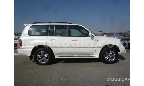 Acheter Import Voiture Toyota Land Cruiser Blanc à Import - Dubai, Diana Acheter Import Voiture Toyota Land Cruiser Blanc à Import - Dubai, Diana