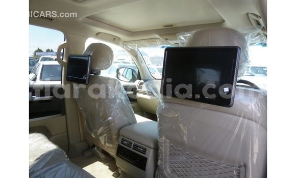 Acheter Import Voiture Toyota Land Cruiser Blanc à Import - Dubai, Diana Acheter Import Voiture Toyota Land Cruiser Blanc à Import - Dubai, Diana