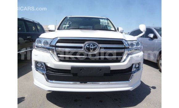 Acheter Import Voiture Toyota Land Cruiser Blanc à Import - Dubai, Diana Acheter Import Voiture Toyota Land Cruiser Blanc à Import - Dubai, Diana