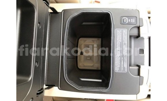 Acheter Import Voiture Toyota Land Cruiser Noir à Import - Dubai, Diana Acheter Import Voiture Toyota Land Cruiser Noir à Import - Dubai, Diana