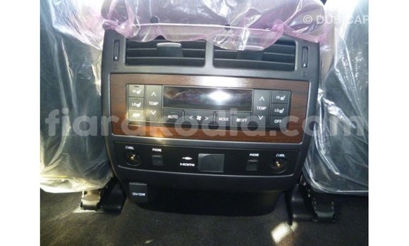 Acheter Import Voiture Toyota Land Cruiser Noir à Import - Dubai, Diana Acheter Import Voiture Toyota Land Cruiser Noir à Import - Dubai, Diana