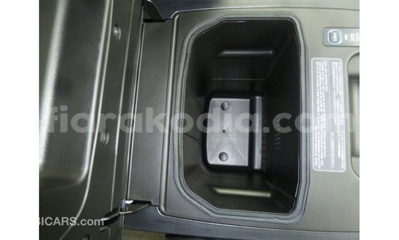 Acheter Import Voiture Toyota Land Cruiser Noir à Import - Dubai, Diana Acheter Import Voiture Toyota Land Cruiser Noir à Import - Dubai, Diana