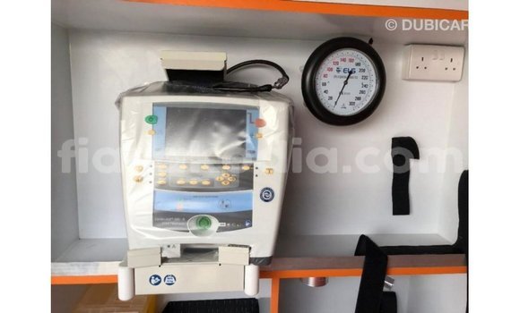 Acheter Import Voiture Toyota Hiace Blanc à Import - Dubai, Diana Acheter Import Voiture Toyota Hiace Blanc à Import - Dubai, Diana