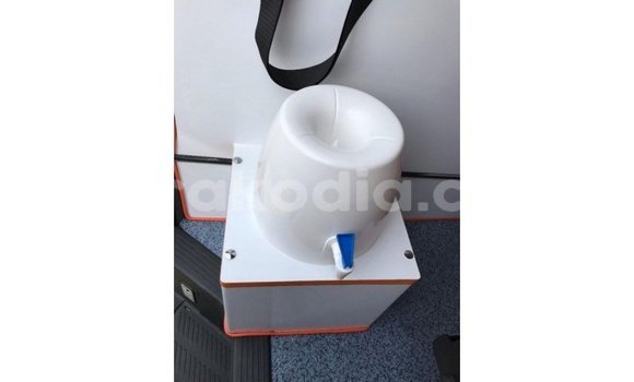 Acheter Import Voiture Toyota Hiace Blanc à Import - Dubai, Diana Acheter Import Voiture Toyota Hiace Blanc à Import - Dubai, Diana