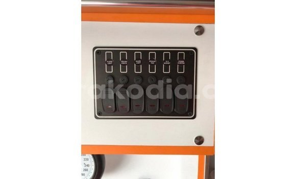 Acheter Import Voiture Toyota Hiace Blanc à Import - Dubai, Diana Acheter Import Voiture Toyota Hiace Blanc à Import - Dubai, Diana