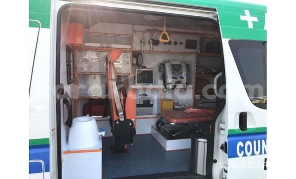 Hividy Toyota Hiace fotsy Car in Import - Dubai in Diana Hividy Toyota Hiace fotsy Car in Import - Dubai in Diana