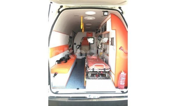 Hividy Toyota Hiace fotsy Car in Import - Dubai in Diana Hividy Toyota Hiace fotsy Car in Import - Dubai in Diana