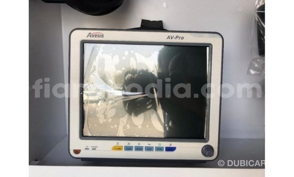 Hividy Toyota Hiace fotsy Car in Import - Dubai in Diana Hividy Toyota Hiace fotsy Car in Import - Dubai in Diana