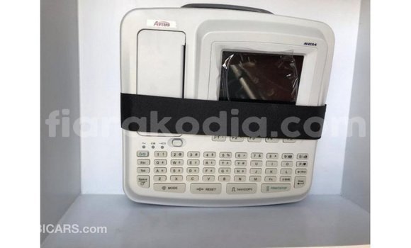 Hividy Toyota Hiace fotsy Car in Import - Dubai in Diana Hividy Toyota Hiace fotsy Car in Import - Dubai in Diana