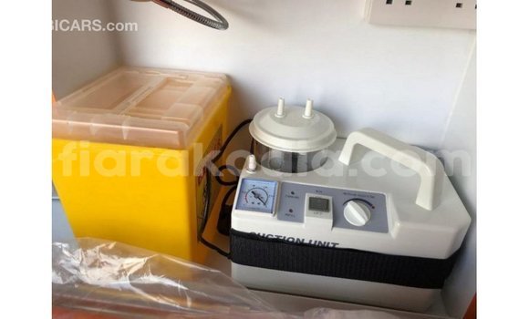 Hividy Toyota Hiace fotsy Car in Import - Dubai in Diana Hividy Toyota Hiace fotsy Car in Import - Dubai in Diana