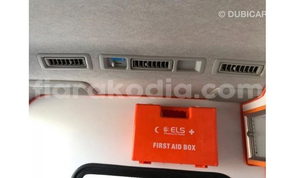 Hividy Toyota Hiace fotsy Car in Import - Dubai in Diana Hividy Toyota Hiace fotsy Car in Import - Dubai in Diana