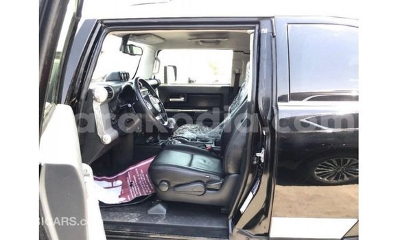 Acheter Import Voiture Toyota FJ Cruiser Noir à Import - Dubai, Diana Acheter Import Voiture Toyota FJ Cruiser Noir à Import - Dubai, Diana