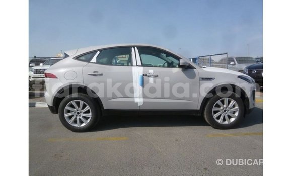 Acheter Import Voiture Jaguar E-Pace Blanc à Import - Dubai, Diana Acheter Import Voiture Jaguar E-Pace Blanc à Import - Dubai, Diana