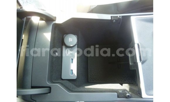 Acheter Import Voiture Jaguar E-Pace Blanc à Import - Dubai, Diana Acheter Import Voiture Jaguar E-Pace Blanc à Import - Dubai, Diana