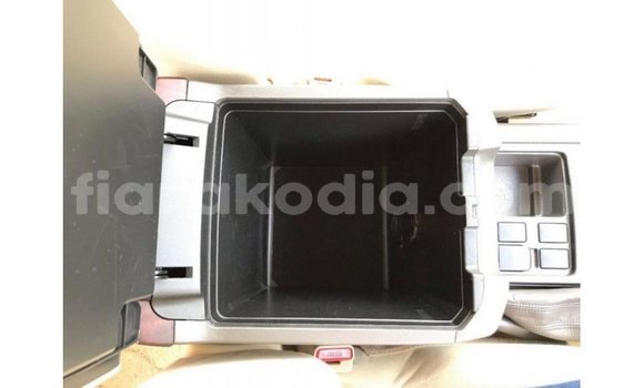 Acheter Import Voiture Toyota Prado Noir à Import - Dubai, Diana Acheter Import Voiture Toyota Prado Noir à Import - Dubai, Diana