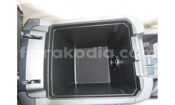 Acheter Import Voiture Toyota Prado Noir à Import - Dubai, Diana Acheter Import Voiture Toyota Prado Noir à Import - Dubai, Diana