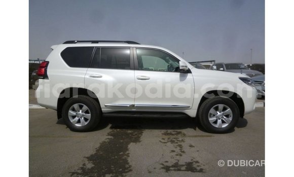 Acheter Import Voiture Toyota Prado Blanc à Import - Dubai, Diana Acheter Import Voiture Toyota Prado Blanc à Import - Dubai, Diana