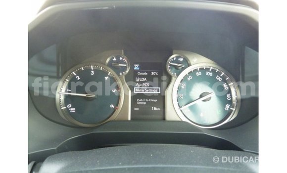 Acheter Import Voiture Toyota Prado Blanc à Import - Dubai, Diana Acheter Import Voiture Toyota Prado Blanc à Import - Dubai, Diana