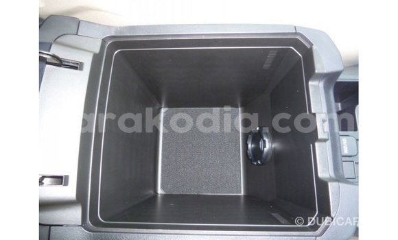 Acheter Import Voiture Toyota Prado Blanc à Import - Dubai, Diana Acheter Import Voiture Toyota Prado Blanc à Import - Dubai, Diana