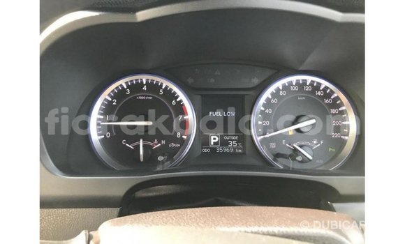 Acheter Import Voiture Toyota Kluger Blanc à Import - Dubai, Diana Acheter Import Voiture Toyota Kluger Blanc à Import - Dubai, Diana